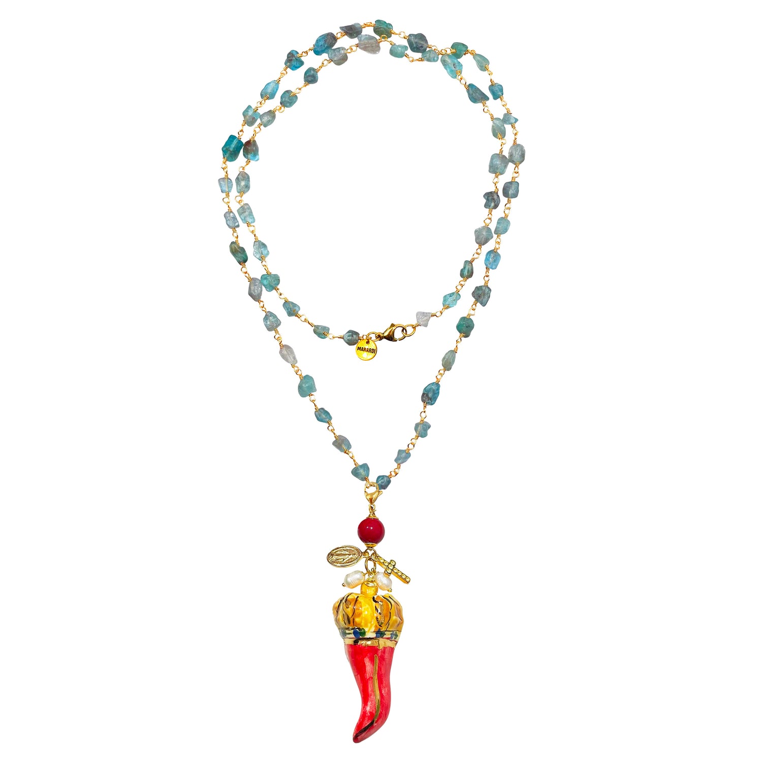 Collar largo 80 centímetros con cadena dorada y piedras naturales azul y charm cornicello rojo y perlas naturales Sicilia Marardi