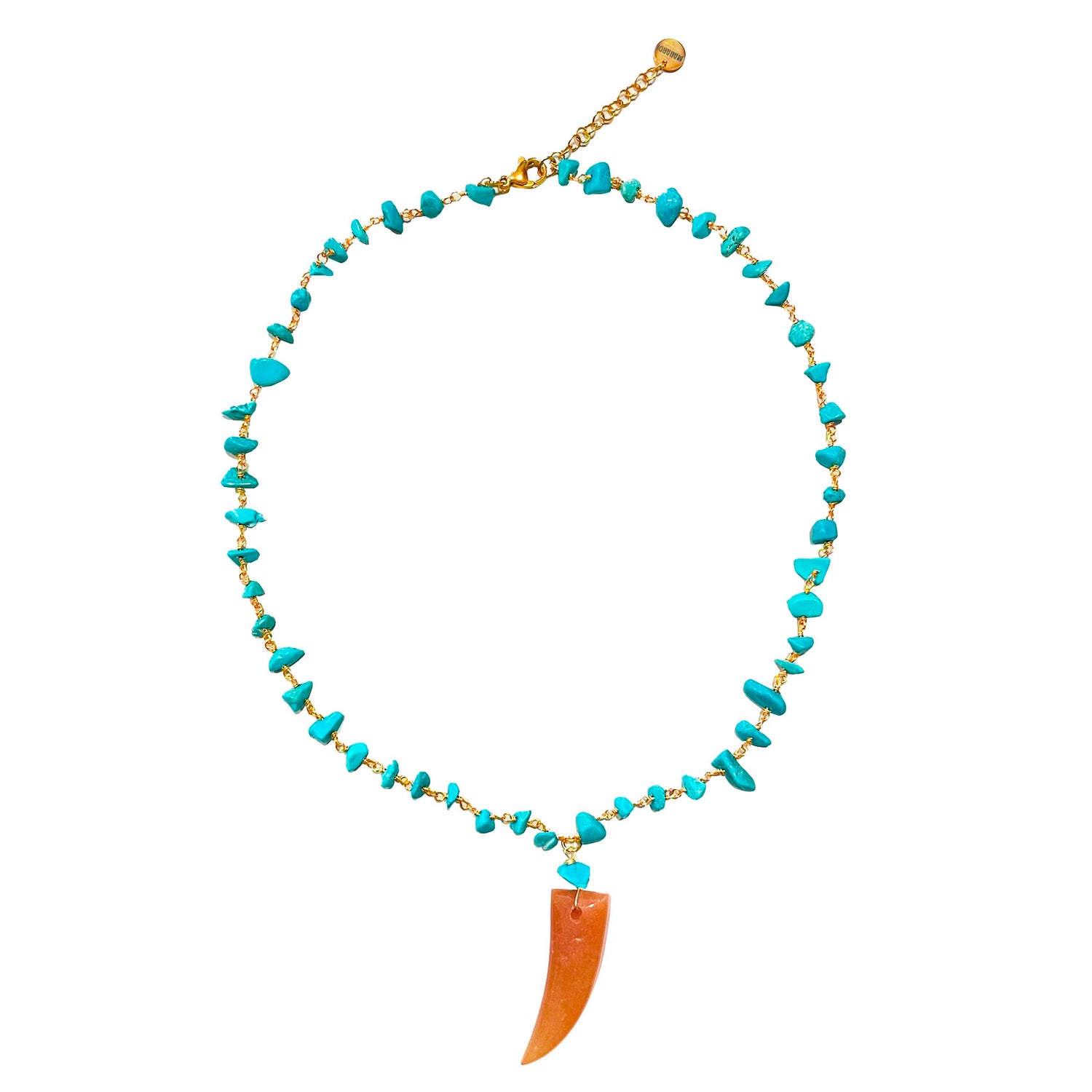 Cadena corta de pequeñas cuentas de piedra howlita turquesa con colmillo de piedra natural ágata naranja de Marardi.