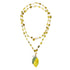 Collar artesanal cadena dorada y piedras naturales de olivina charm de cerámica siciliana limón y perla natural de Marardi