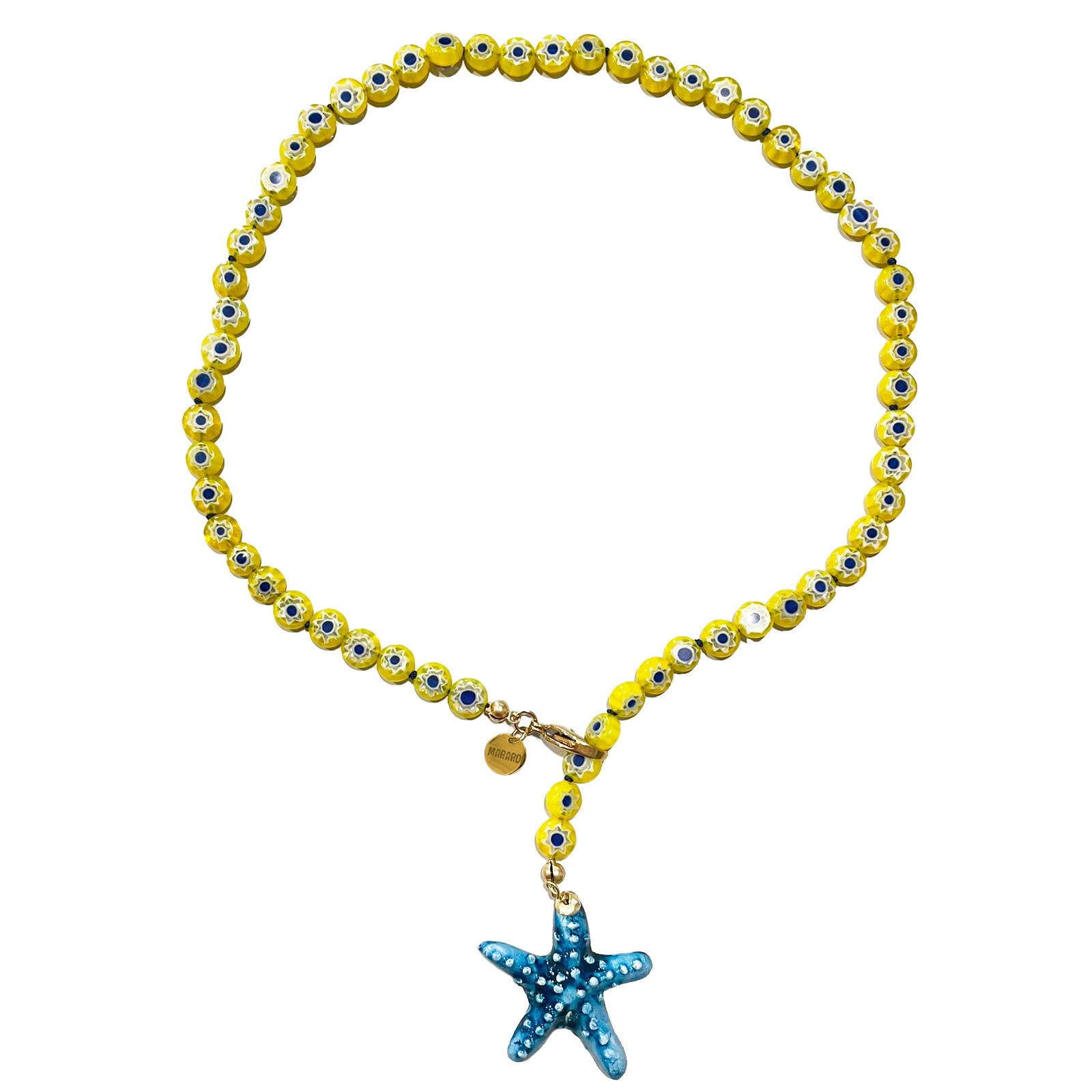 Collar corto compuesto por cadena de vidrio de murano amarillo con cierre frontal y una estrella de cerámica azul de Marardi