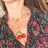 Collar Didi Cherry con cerezas de cerámica siciliana y perlas de río