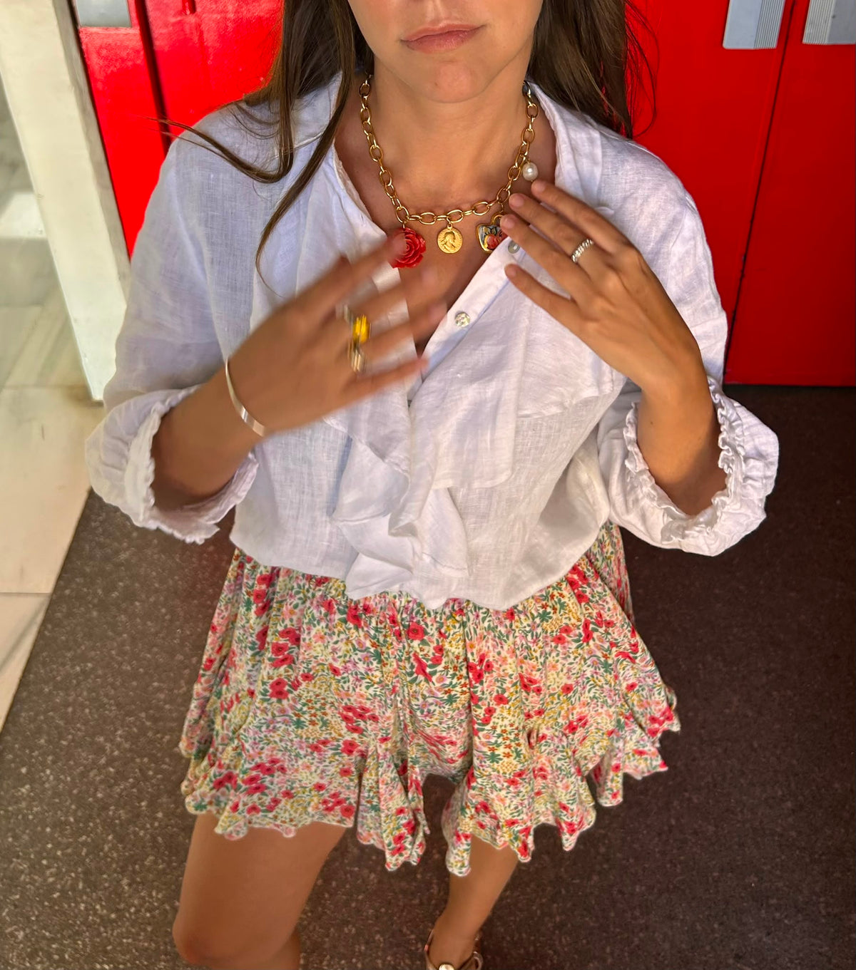 Collar Nella con cerámica siciliana pintada a mano puesto